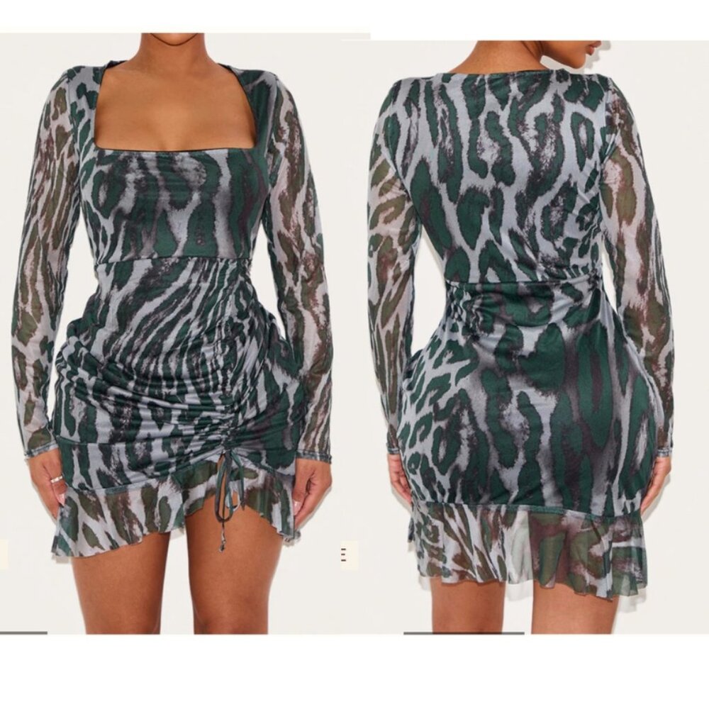 PrettyLittleThing Shape NWT Green Abstract Print Mesh Long Sleeve Ruched Side!